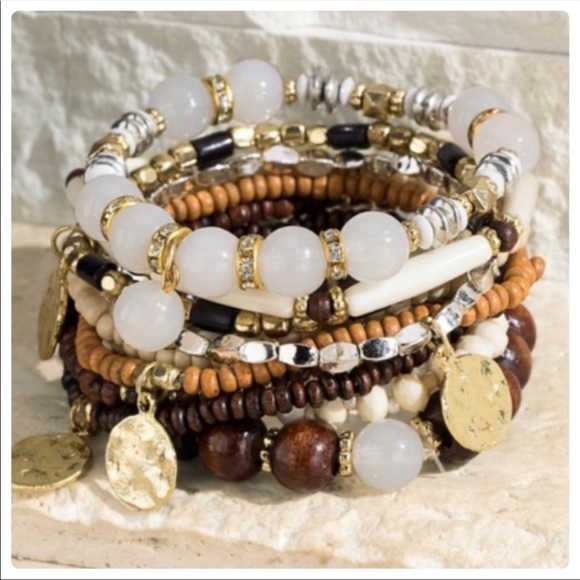 NWT LAYERED BRACELET SET - Picture 2 of 8
